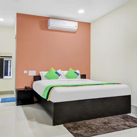 Treebo Hotel Mobi Vip Airport Ґувахаті Екстер'єр фото