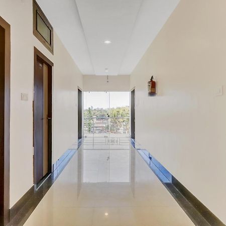 Treebo Hotel Mobi Vip Airport Ґувахаті Екстер'єр фото