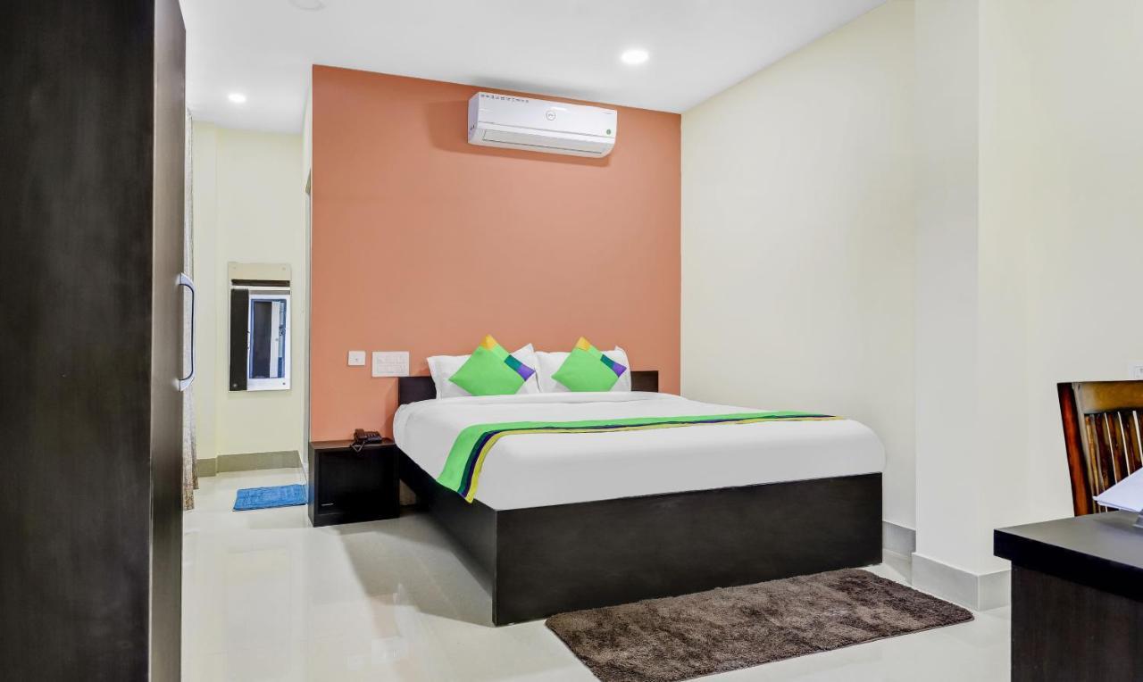Treebo Hotel Mobi Vip Airport Ґувахаті Екстер'єр фото