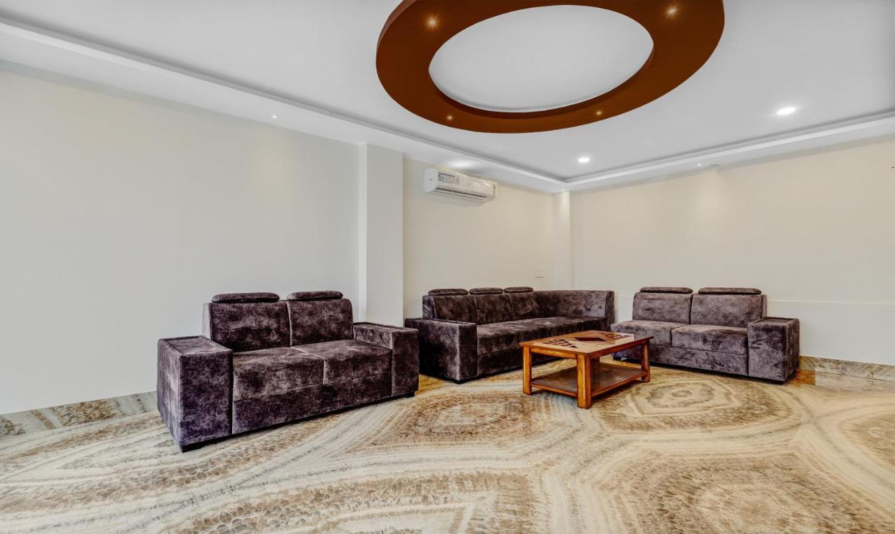 Treebo Hotel Mobi Vip Airport Ґувахаті Екстер'єр фото