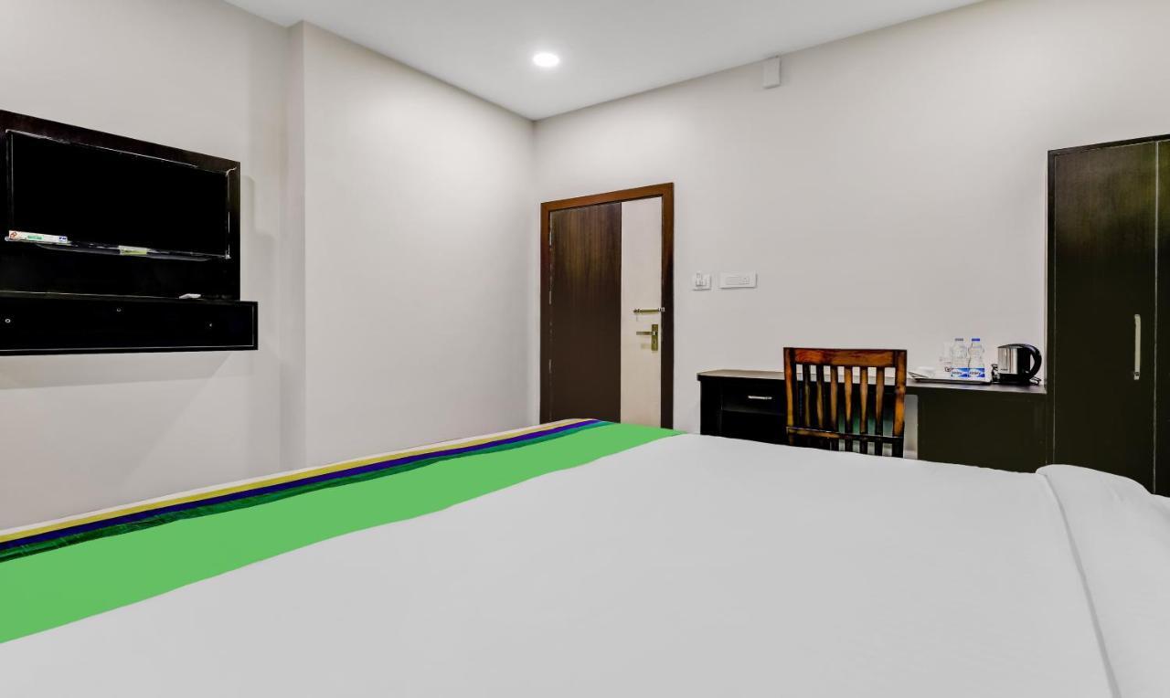 Treebo Hotel Mobi Vip Airport Ґувахаті Екстер'єр фото