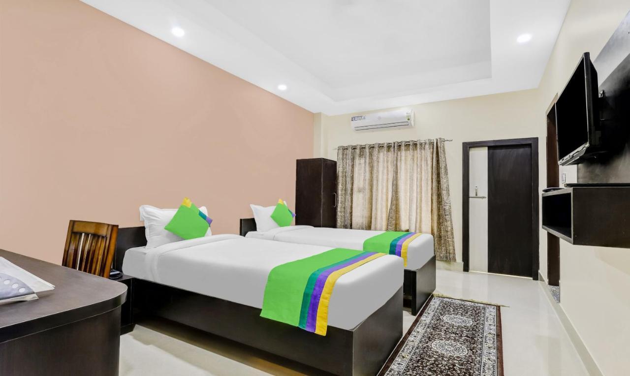 Treebo Hotel Mobi Vip Airport Ґувахаті Екстер'єр фото